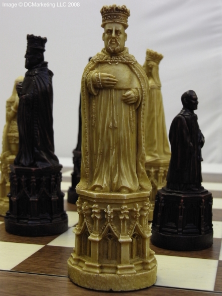 Canterbury Cathedral Plain 
Theme Chess Set